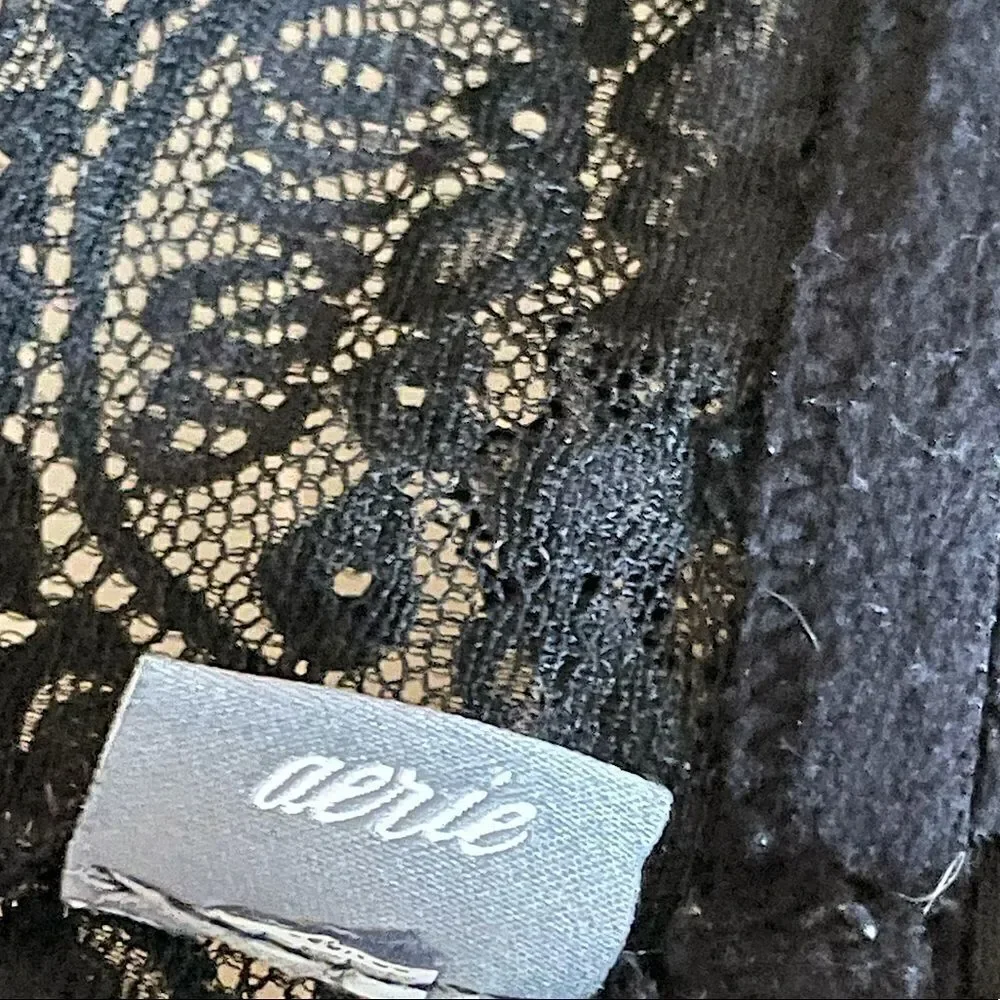 Aerie Black Lace Bralette. Size Medium.